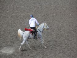 Yağmur altında Cirit heyecanı