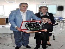 Minik Efe herkesi duygulandırdı