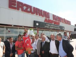 Bakır'a davullu zurnalı karşılama