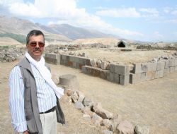 ATAÜNİ Arkeologları Altıntepe'de