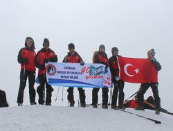 EDKİK'ten 40. Yılında 40 Zirve