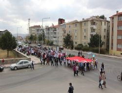 Esnaf alkışlarla destek oldu