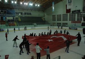 Buz'da Cumhuriyet coşkusu