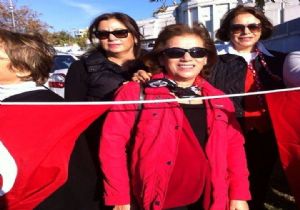 Erzurumlu Kadınlar Saygı Zincirindeydi