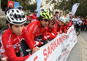 Şehitler için bin 856 kilometre pedal çevirdiler