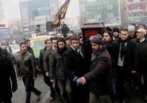 Yazar Yalçın mersiyelerle uğurlandı