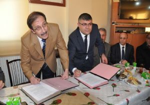 Palandöken Belediyesi'nde sözleşme sevinci
