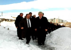 Sekmen, Tekman'ın köylerini ziyaret etti