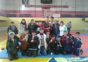 Pasinler Kick Boks takımı Bölge 2'incisi oldu