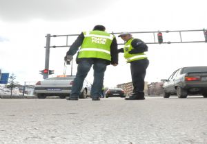 Dadaşkent'te trafik kazası: 4 yaralı