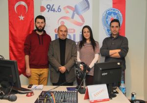 Polis Radyosu Tiyatro sanatçılarını ağırladı