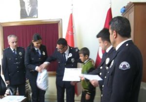 Polis'i anlatıp, ödül kazandılar