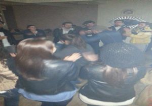 ÜNİFEB'liler FB'nin galibiyetini halayla kutladı