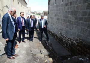 Ertem ve Altıparmak'tan restorasyon denetlemesi