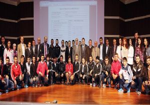 ATAÜNİ başarılı sporcularını ödüllendirdi