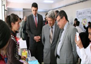 Pasinlerli öğrenciler tasarımlarını sergiye çıkardı