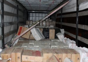 TIR'dan 268 bin paket sigara çıktı