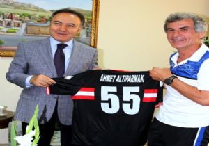 Altın'dan Erzurum Kamp Merkezine övgü