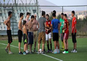 Mansız Erzurum'da futbol özlemini giderdi