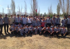 Erzurumlu İzciler kampta