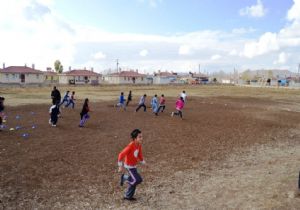 Aziziye'de bin 64 öğrenciye eğitim yardımı