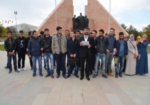 Edebiyat Fakültesi Öğrencilerinden formasyon tepkisi