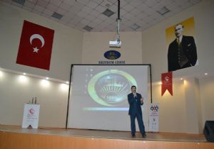 Liselilere, ‘Bilinçli Medya Kullanımı' semineri