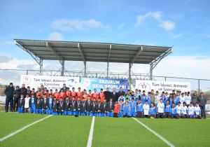 Futbolda Şampiyonluk Kupası Haşim İşcan'ın 