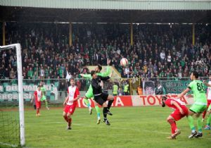 Sakaryaspor 90'da çöktü