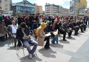 Kütüphane Haftası'na okuyarak girdiler