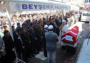 Kalbine yenik düşen asker dualarla uğurlandı