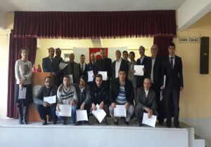 Şenkaya'da bal üreticilerine eğitim desteği