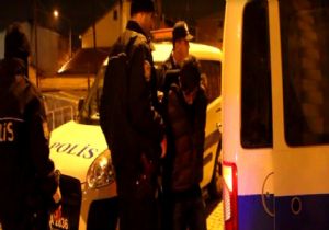 Çarşafın altından erkek çıktı 