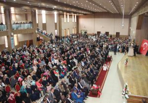 Ala: 'Firavunlar başedemedi, onlar mı edecek?'