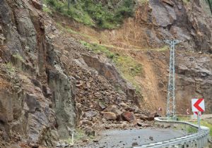 Oltu-Artvin Karayolu ulaşıma kapandı