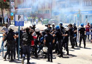 Polis gerginliğe müdahale etti
