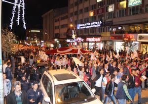 Ala: 'Onlar yıkar, biz yaparız'