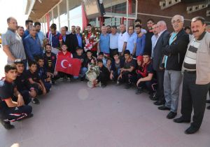 Ertürk, Erzurum'u gururlandırdı