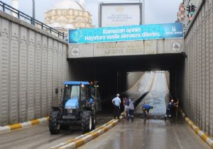 Sağanak, taşkınlara yol açtı