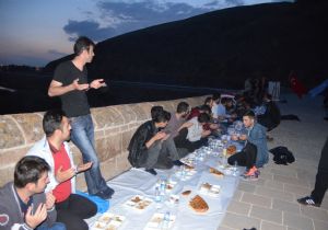 Çobandede Köprüsü'nde iftar buluşması