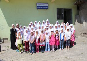 Minik yürekler kuranı kerim öğreniyor