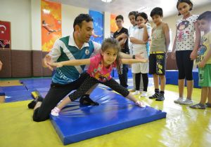 Yakutiye'den öğrencilere karne hediyesi