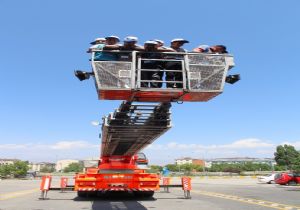 Öğrenciler kurumları tanıyor