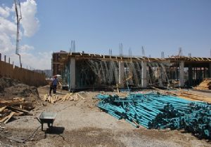 Şükrüpaşa'da inşaatta göçük: 2 yaralı