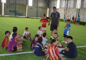 Erzurum'da bin 800 çocuk futbol eğitimi aldı