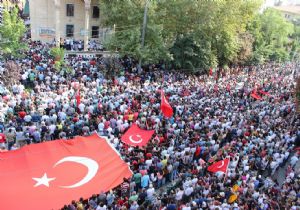 Şehid Özdemir'i on binler uğurladı
