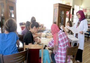 Aktif İş Kadınları'ndan eğitim desteği