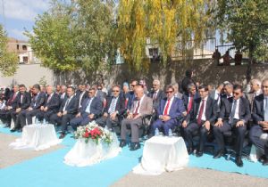 İlk zil çaldı, okullar açıldı