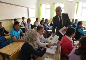 Korkut ortaokul öğrencilerini sevindirdi