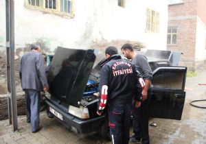 Oltu Arslanpaşa'da araç yangını